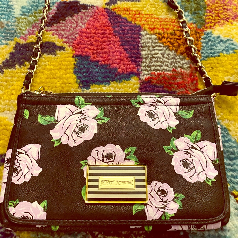 Betsey Johnson crossbody bag🌹